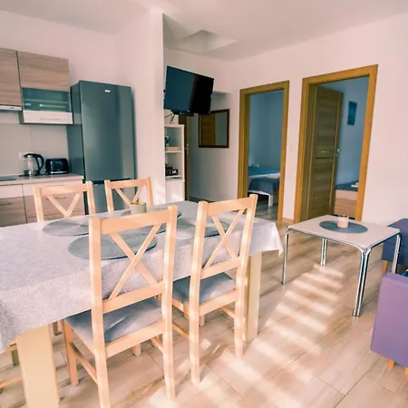 Miedzy Cisza A Cisza - Caloroczne * Polanica-Zdrój