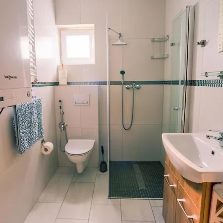 Miedzy Cisza A Cisza - Caloroczne * Polanica-Zdrój