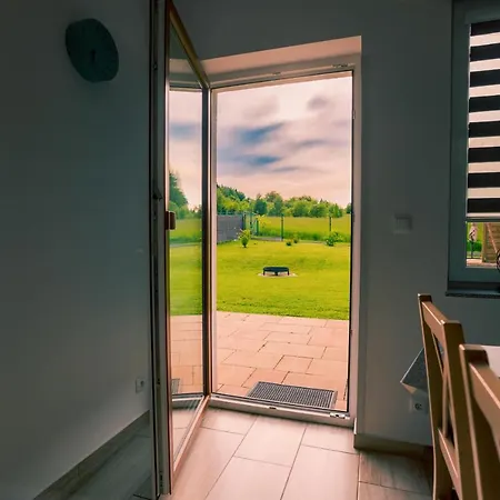 Miedzy Cisza A Cisza - Caloroczne Σπίτι διακοπών