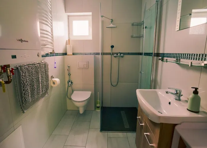 Miedzy Cisza A Cisza - Caloroczne Сasa de vacaciones