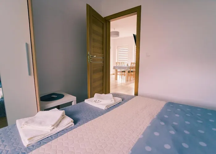 Miedzy Cisza A Cisza - Caloroczne *