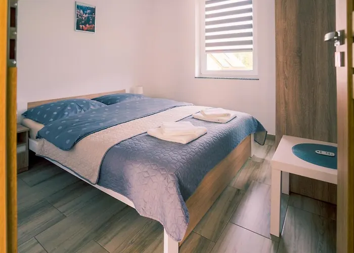 Miedzy Cisza A Cisza - Caloroczne * Polanica-Zdrój