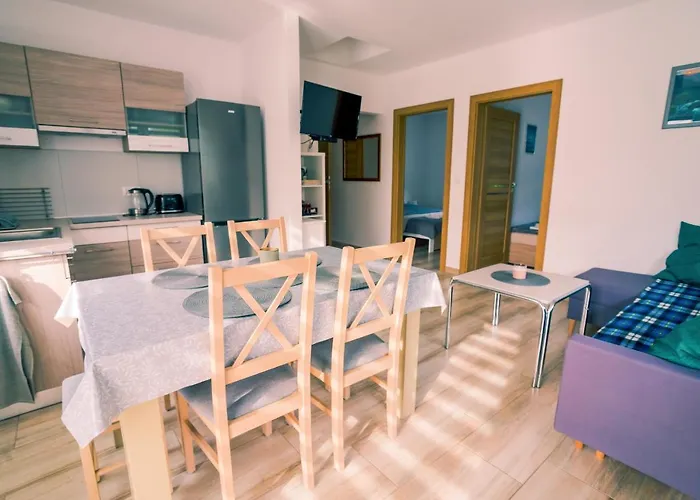 Miedzy Cisza A Cisza - Caloroczne * Polanica-Zdrój