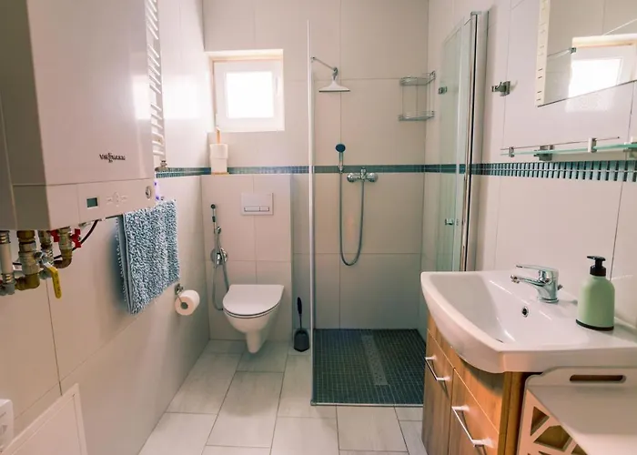 Miedzy Cisza A Cisza - Caloroczne * Polanica-Zdrój