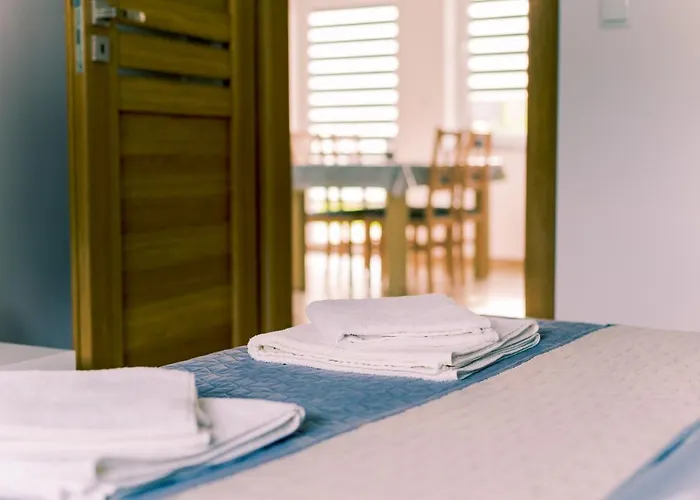 Miedzy Cisza A Cisza - Caloroczne