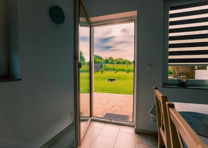 Miedzy Cisza A Cisza - Caloroczne Сasa de vacaciones