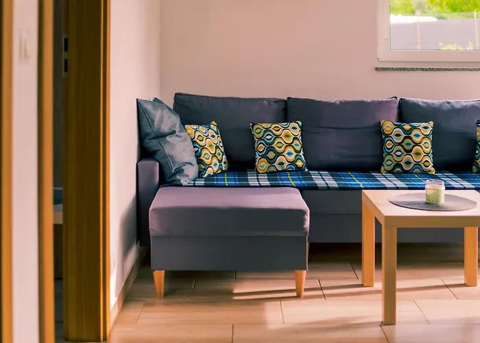 Miedzy Cisza A Cisza - Caloroczne